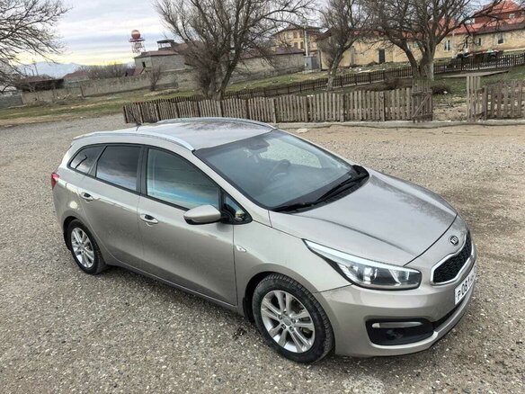 2016 Kia Ceed II Рестайлинг, серебристый - вид 2