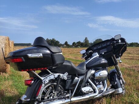 2018 Harley-Davidson Electra Glide, чёрный, 1220000 рублей, вид 3