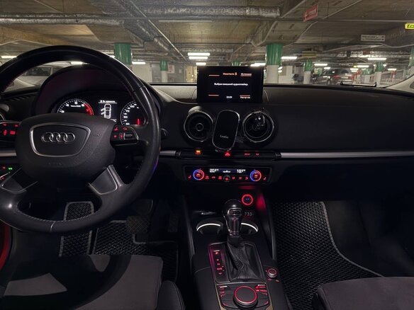 2013 Audi A3 III (8V), красный - вид 3