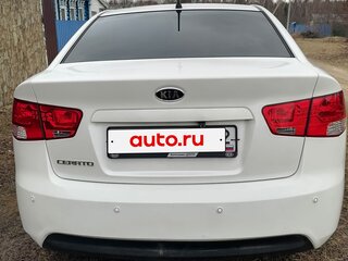 2012 Kia Cerato 6-speed II, белый, 950000 рублей, вид 2