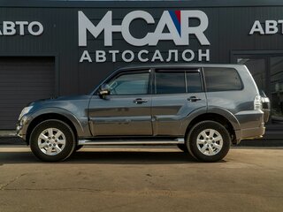 2015 Mitsubishi Pajero IV Рестайлинг 2, серый, 2599000 рублей, вид 4