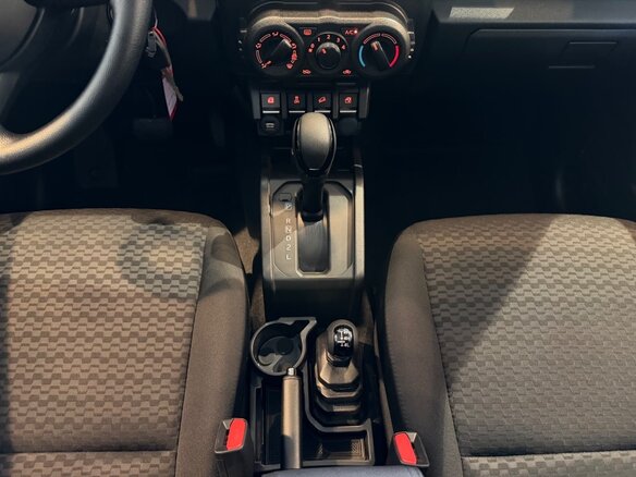 2022 Suzuki Jimny IV, чёрный, 2199000 рублей - вид 12