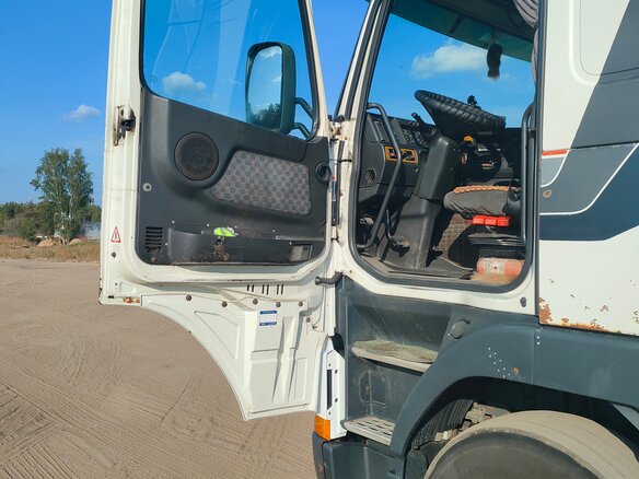 1996 Volvo FH, белый, 3000000 рублей - вид 8