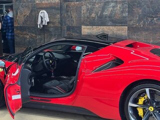 2021 Ferrari SF90 Stradale, красный, 33500000 рублей, вид 4