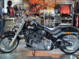 2023 Harley-Davidson Fat Boy, чёрный, 3300000 рублей, вид 2