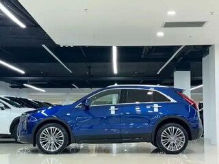 2024 Cadillac XT4 I Рестайлинг, синий, 3797099 рублей, вид 3