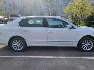 2013 Skoda Superb DSG II Рестайлинг, белый, 920000 рублей, вид 3