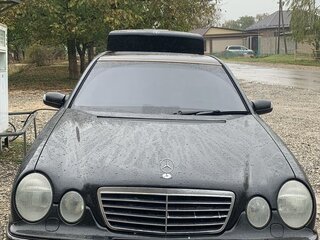 2001 Mercedes-Benz E-Класс 430 II (W210, S210) Рестайлинг, чёрный, 620000 рублей, вид 1