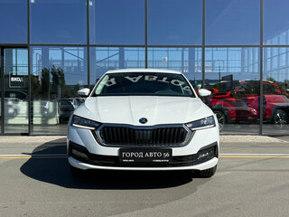 2021 Skoda Octavia IV (A8), белый, 2520000 рублей, вид 2