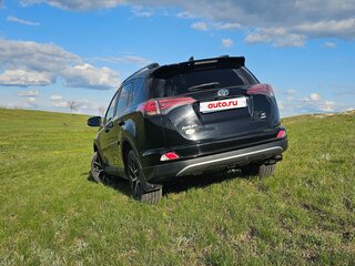 2017 Toyota RAV4 IV (XA40) Рестайлинг, чёрный, 3100000 рублей, вид 3