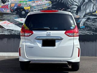 2022 Honda Freed II Рестайлинг, белый, 1230000 рублей, вид 5