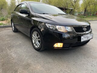 2010 Kia Cerato 6-speed II, чёрный, 680000 рублей, вид 4