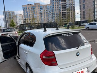 2010 BMW 1 серии 116i I (E81/E82/E87/E88) Рестайлинг, белый, 1000000 рублей, вид 4