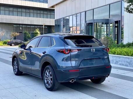 2026 Mazda CX-30 I, серый, 2717007 рублей, вид 4