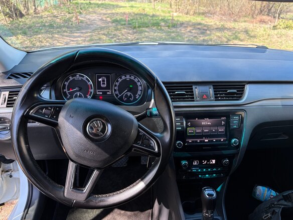 2018 Skoda Rapid I Рестайлинг, белый, 960000 рублей - вид 12
