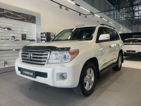 Toyota Land Cruiser 200 Series Рестайлинг 1