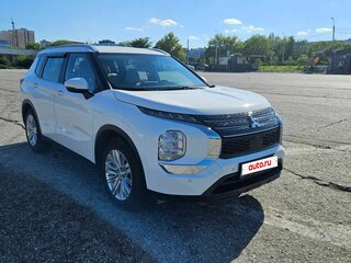 2022 Mitsubishi Outlander IV, белый, 3200000 рублей, вид 3
