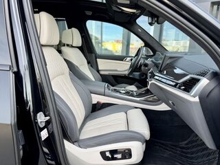 2023 BMW X7 M60i I (G07) Рестайлинг, чёрный, 11999999 рублей, вид 5
