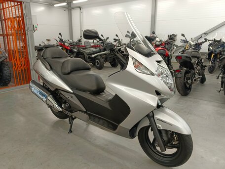 2004 Honda Silver Wing 600, серебристый, 440000 рублей, вид 1