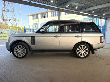 2010 Land Rover Range Rover Supercharged III Рестайлинг 2, серебристый, 1599000 рублей, вид 2