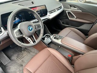 2025 BMW iX1 eDrive 25L, белый, 5390000 рублей, вид 2