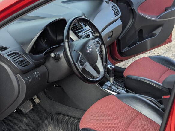2011 Hyundai Solaris I, красный, 750000 рублей - вид 8