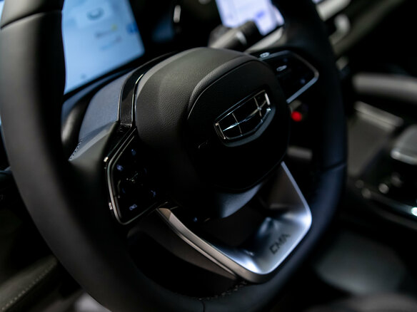 2026 Geely Monjaro I, серебристый, 4599990 рублей - вид 14