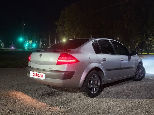 2006 Renault Megane II Рестайлинг, серый, 380000 рублей - вид 1