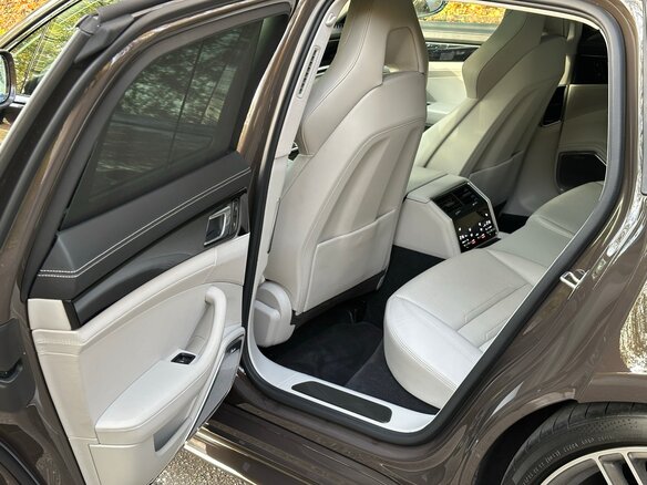 2021 Porsche Panamera 4S E-Hybrid Sport Turismo II Рестайлинг, коричневый, 11200000 рублей - вид 23