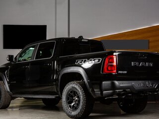 2025 Ram 1500 RHO V Рестайлинг, чёрный, 12698000 рублей, вид 2