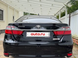 2018 Toyota Camry VII (XV50) Рестайлинг 2, чёрный, 2850000 рублей, вид 4