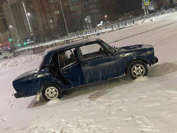 2000 Lada (ВАЗ) 2107, синий, 80000 рублей - вид 2
