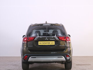 2017 Mitsubishi Outlander III Рестайлинг 2, коричневый, 1949000 рублей, вид 5