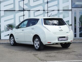 2011 Nissan Leaf I (ZE0/AZE0), белый, 590000 рублей, вид 3