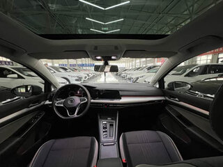 2022 Volkswagen Golf VIII, серый, 1521999 рублей, вид 5