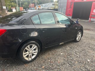 2012 Chevrolet Cruze I, чёрный, 550000 рублей, вид 4