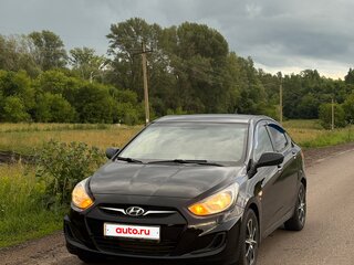 2013 Hyundai Solaris I, чёрный, 750000 рублей, вид 2
