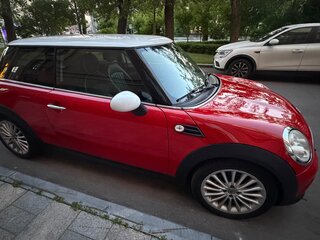2010 Mini Hatch Cooper II (R56) Рестайлинг, красный, 800000 рублей, вид 5