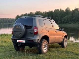 2012 Chevrolet Niva I Рестайлинг, серый, 840000 рублей, вид 4