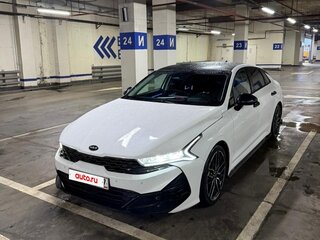 2020 Kia K5 III, белый, 2800000 рублей, вид 1
