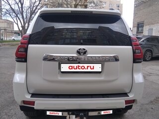 2017 Toyota Land Cruiser Prado 150 Series Рестайлинг 2, белый, 5000000 рублей, вид 4