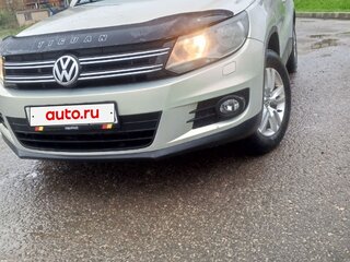 2011 Volkswagen Tiguan I Рестайлинг, серебристый, 950000 рублей, вид 1