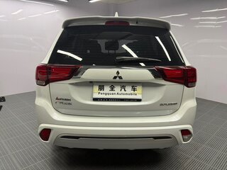 2022 Mitsubishi Outlander III Рестайлинг 3, белый, 1620000 рублей, вид 5