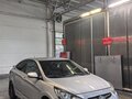 2011 Hyundai Solaris I, серебристый, 750000 рублей - вид 1