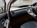 2014 Toyota Prius III Рестайлинг (XW30), серебристый, 1100000 рублей - вид 8