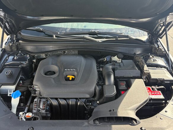2019 Kia Optima IV Рестайлинг, белый, 1850000 рублей - вид 9