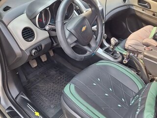 2013 Chevrolet Cruze I Рестайлинг, серебристый, 1000000 рублей, вид 4