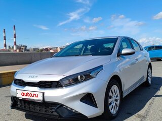 2022 Kia Cerato IV Рестайлинг, серебристый, 2600000 рублей, вид 1