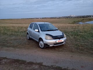 1999 Toyota Vitz I (P10), серебристый, 310000 рублей, вид 2