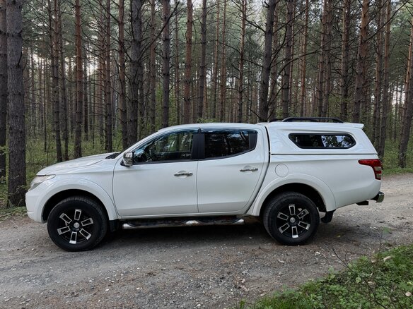 2015 Mitsubishi L200 V, белый, 2290000 рублей - вид 2
